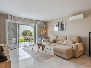 Azahara1, Mountain views and frontline golf